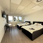 Apartment Uhf