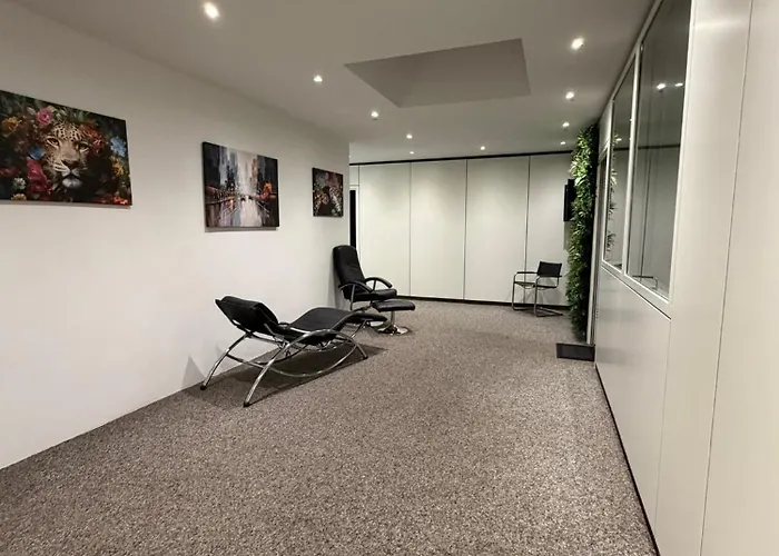 شقة Uhf رمشيد